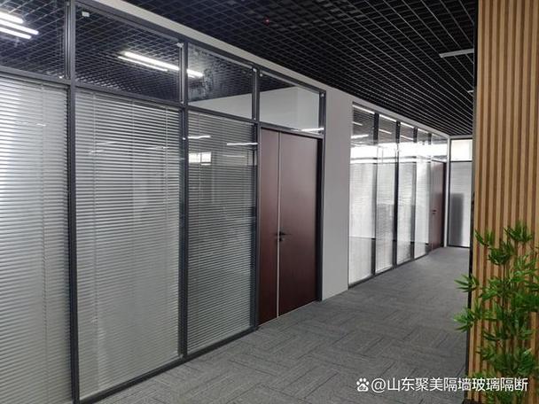 双玻百叶隔断打造舒适办公空间的首选玻璃隔断产品